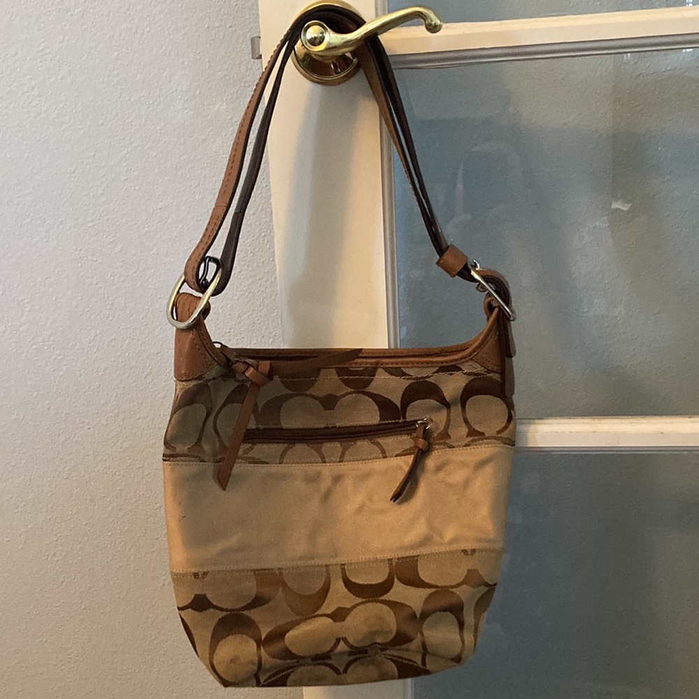 Coach Siganure Shoulder Bag